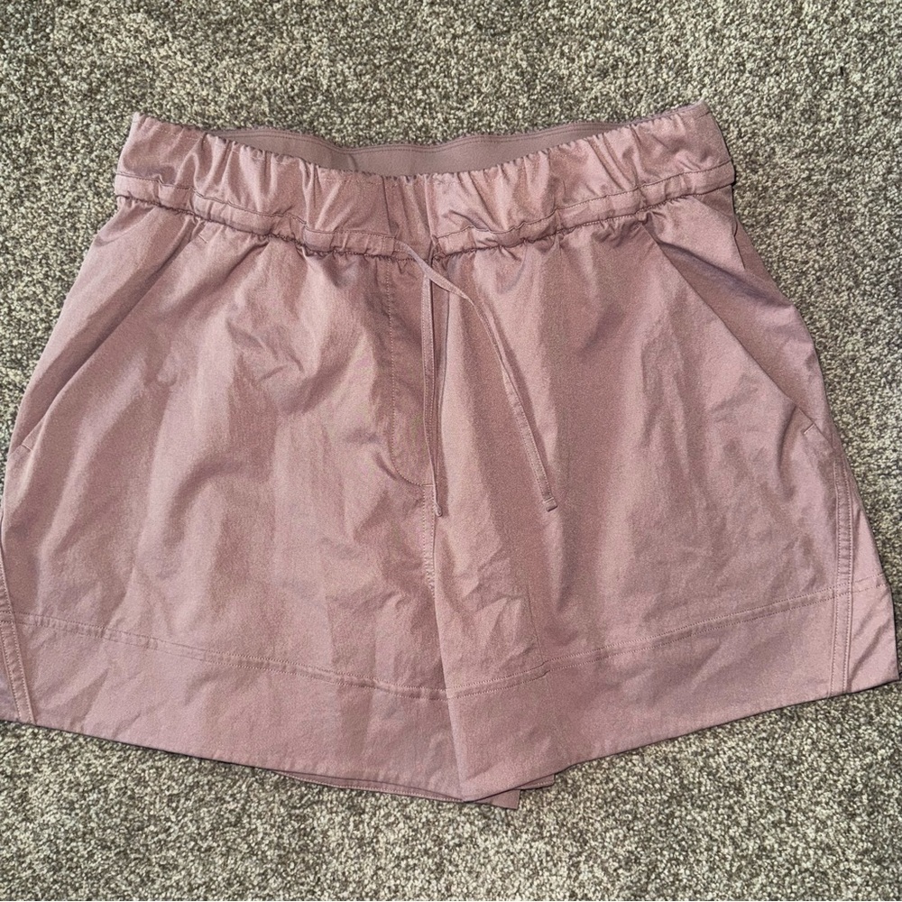 Lululemon cinchable high rise woven shorts rose pink medium